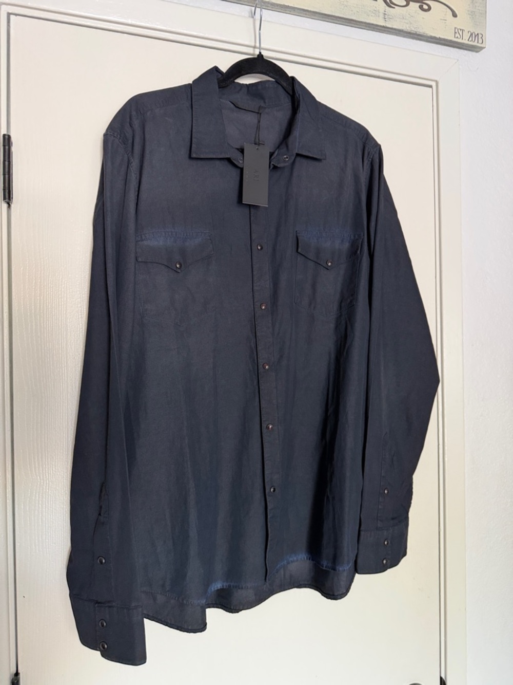 ARIsoho men’s shirt Black with Blue accents. Made in Italy. Size 45 L/XL
